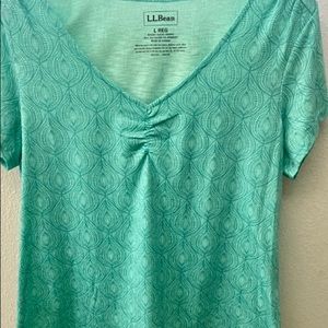 LL Bean Large V Neck Short sleeve Tee